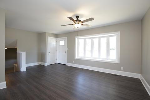 109 Augusta Dr, Mchenry, IL 60050 photo 3