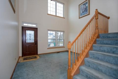 5802 Lake Pointe Dr, Plainfield, IL 60586 photo 2