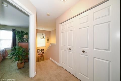 306 Broadmoor Ln, Bartlett, IL 60103 photo 15