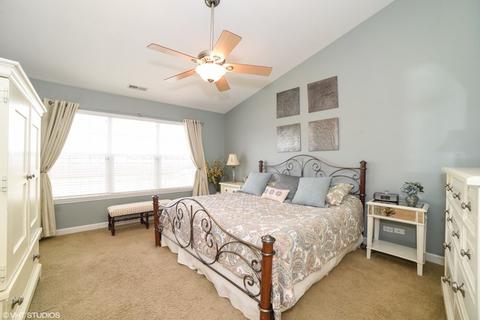 306 Broadmoor Ln, Bartlett, IL 60103 photo 10