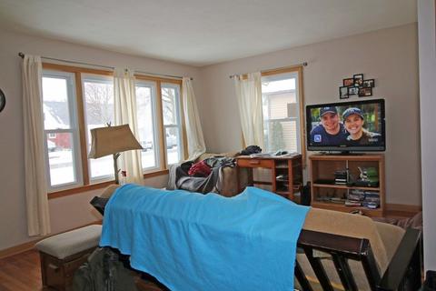334 Hubbard Ave, Elgin, IL 60123 photo 3