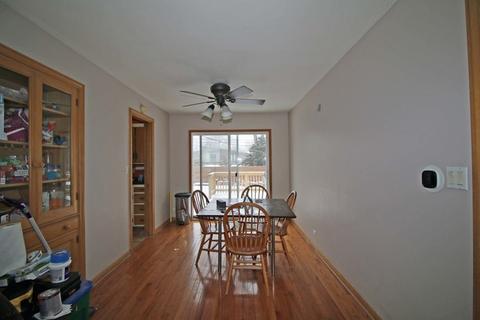 334 Hubbard Ave, Elgin, IL 60123 photo 4