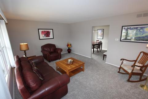 1372 Blair Ln, Hoffman Estates, IL 60169 photo 10