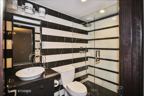 71 E Division St #901, Chicago, IL 60610 photo 12