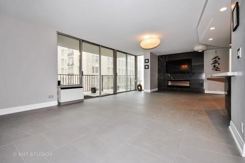71 E Division St #901, Chicago, IL 60610 photo 3