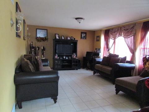 1319 Devonshire Dr, Joliet, IL 60435 photo 2