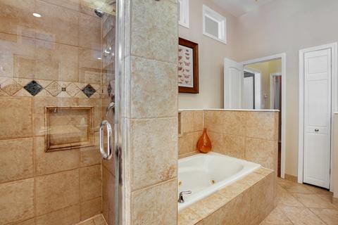 640 E Bowen Ave, Chicago, IL 60653 photo 18