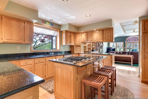 374 E Aberdeen Ct, Elmhurst, IL 60126 photo 14