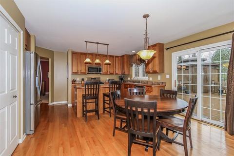 235 Hearthstone Dr, Bartlett, IL 60103 photo 8