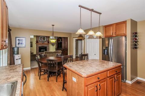 235 Hearthstone Dr, Bartlett, IL 60103 photo 11
