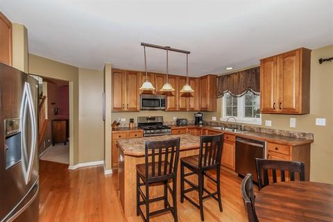 235 Hearthstone Dr, Bartlett, IL 60103 photo 10