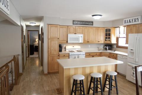 209 N Bauer Rd, Mchenry, IL 60050 photo 4