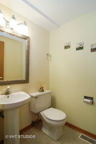 2902 S Shields Ave, Chicago, IL 60616 photo 13