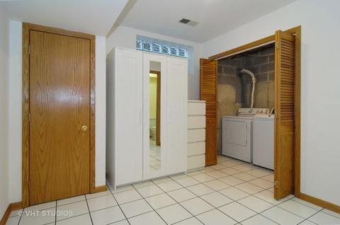 2902 S Shields Ave, Chicago, IL 60616 photo 14