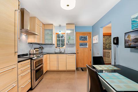 370 Pinehurst Dr, Des Plaines, IL 60016 photo 4