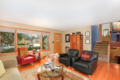 370 Pinehurst Dr, Des Plaines, IL 60016 photo 9