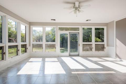 21 Ambleside Rd, Des Plaines, IL 60016 photo 32