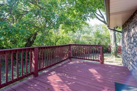21 Ambleside Rd, Des Plaines, IL 60016 photo 27