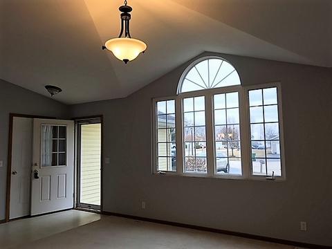 701 Dan Ct, Genoa, IL 60135 photo 2
