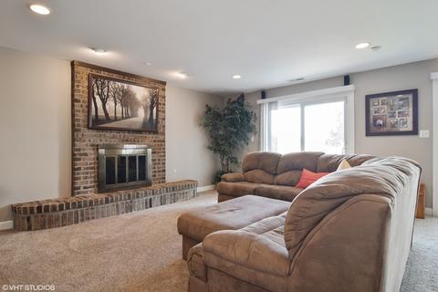 4455 Bayside Cir, Hoffman Estates, IL 60192 photo 12