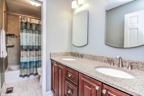 4455 Bayside Cir, Hoffman Estates, IL 60192 photo 17