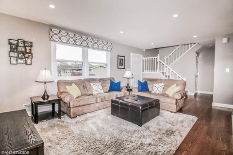 4455 Bayside Cir, Hoffman Estates, IL 60192 photo 3