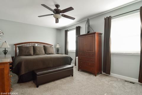 4455 Bayside Cir, Hoffman Estates, IL 60192 photo 13