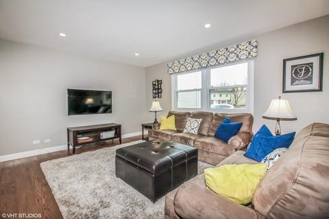 4455 Bayside Cir, Hoffman Estates, IL 60192 photo 2