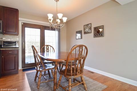 4455 Bayside Cir, Hoffman Estates, IL 60192 photo 7
