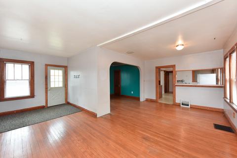 160 Forest Ave, Fox Lake, IL 60020 photo 5