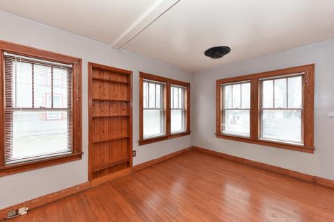 160 Forest Ave, Fox Lake, IL 60020 photo 4
