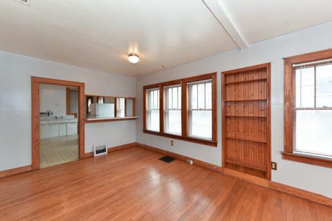 160 Forest Ave, Fox Lake, IL 60020 photo 2