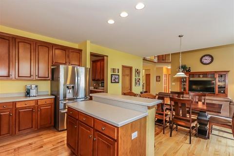 212 Atwell St, Elgin, IL 60124 photo 10