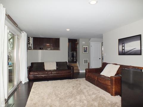 341 Jon Ct, Des Plaines, IL 60016 photo 4