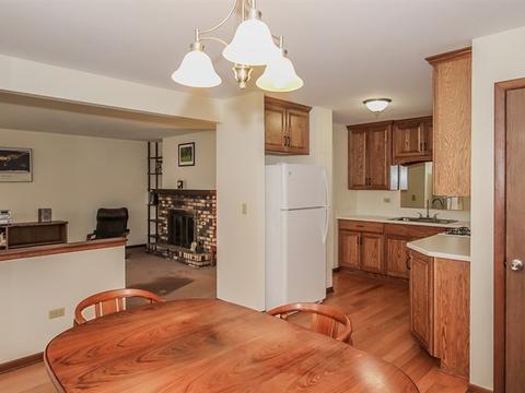 83 Lockman Cir, Elgin, IL 60123 photo 7