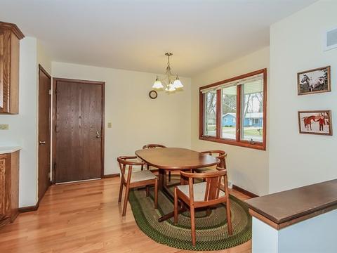 83 Lockman Cir, Elgin, IL 60123 photo 5