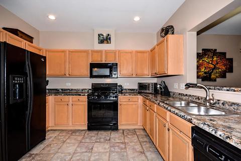 53 Cantal Ct, Wheeling, IL 60090 photo 12