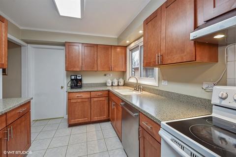 357 Westgate Dr, Park Forest, IL 60466 photo 4