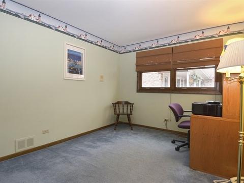 1007 E Cardinal Ln, Mount Prospect, IL 60056 photo 6