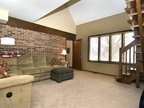 1007 E Cardinal Ln, Mount Prospect, IL 60056 photo 13