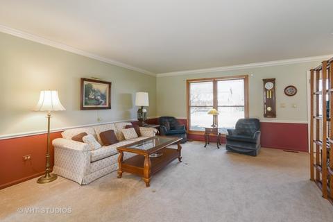603 Longtree Dr, Wheeling, IL 60090 photo 2