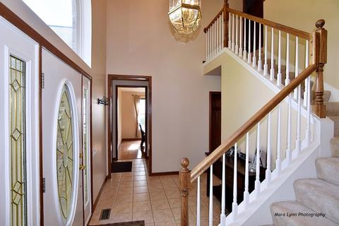 1849 Capri Dr, Aurora, IL 60503 photo 4