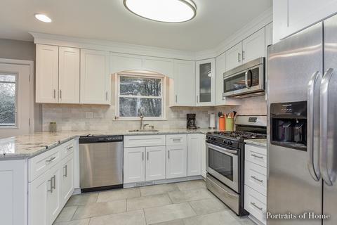 9 E Gartner Rd, Naperville, IL 60540 photo 2