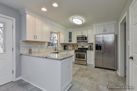 9 E Gartner Rd, Naperville, IL 60540 photo 6