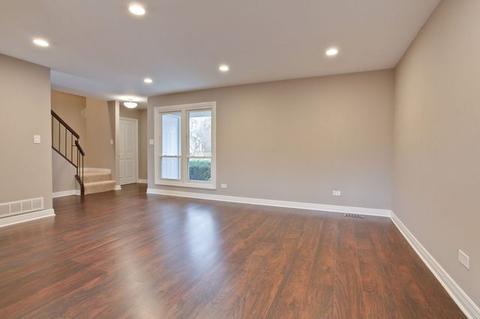 690 Lakeside Circle Dr, Wheeling, IL 60090 photo 3