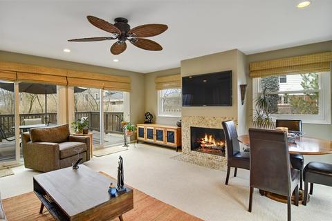 914 Wayne Ave, Deerfield, IL 60015 photo 12