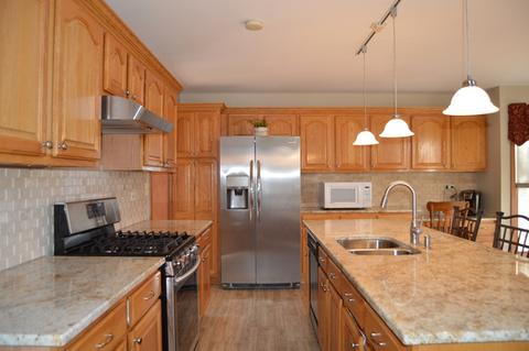 4 White Chapel Ct, Algonquin, IL 60102 photo 3