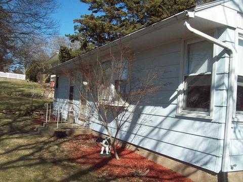 105 Franks Ave, Walnut, IL 61376 photo 3