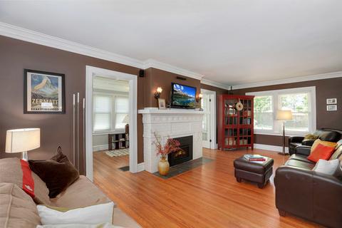 604 S Washington St, Wheaton, IL 60187 photo 3