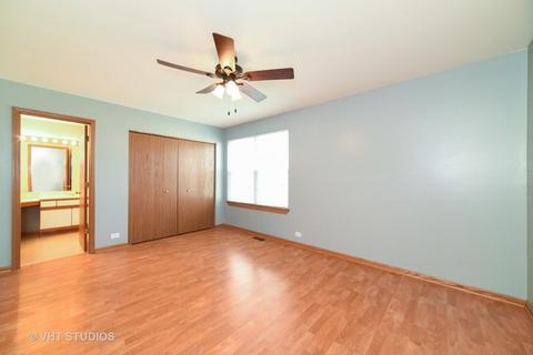 1692 Pebble Beach Cir, Elgin, IL 60123 photo 5